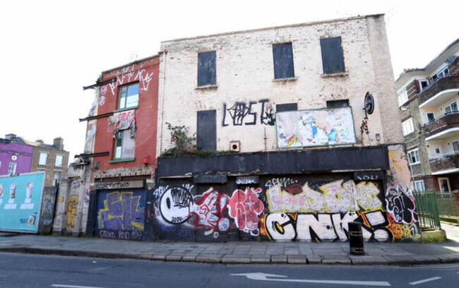 208Derelict Buildings_90722811